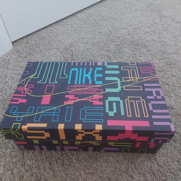 Kyrie 6 Pool (GS) - Picture 8 of 8